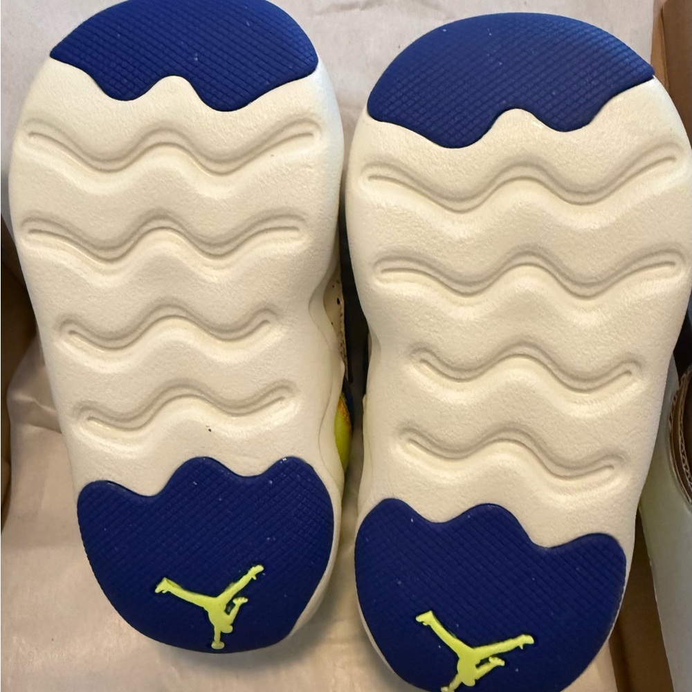 Nike Jordan 23/7 Toddler Sneakers in Blue and Neon Yellow - Picture 5 of 6